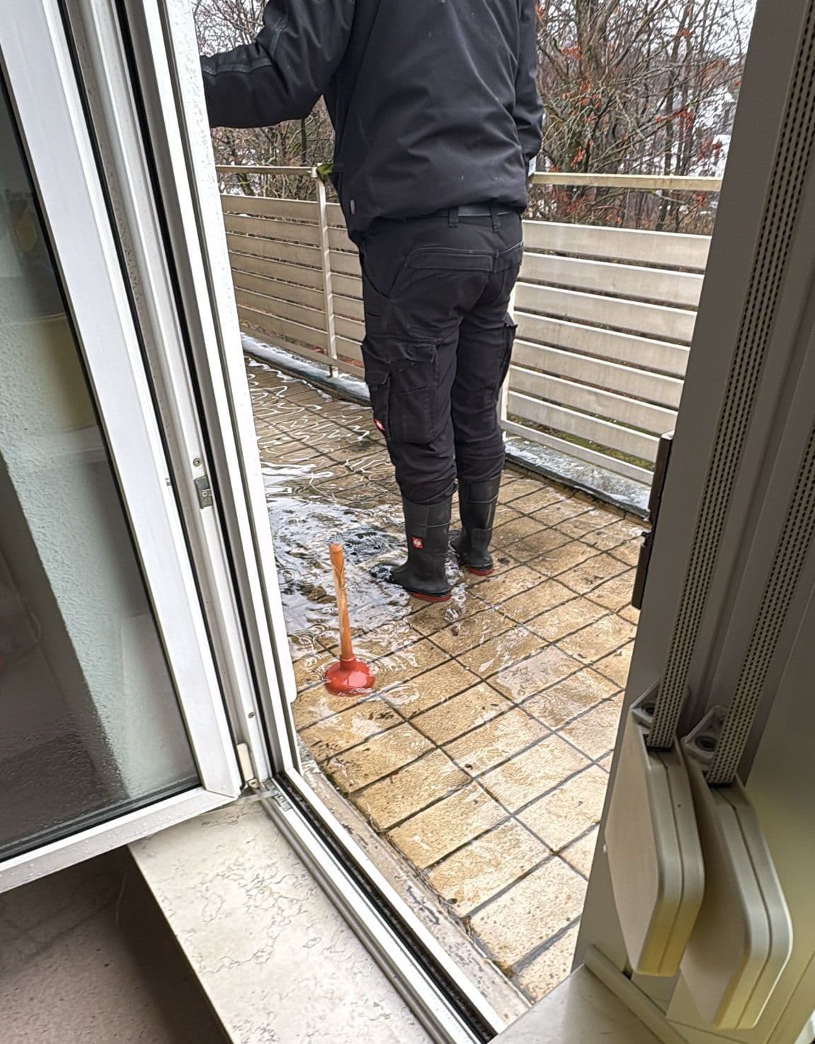 Dichtigkeitsprüfung mit Wassersprühsystem